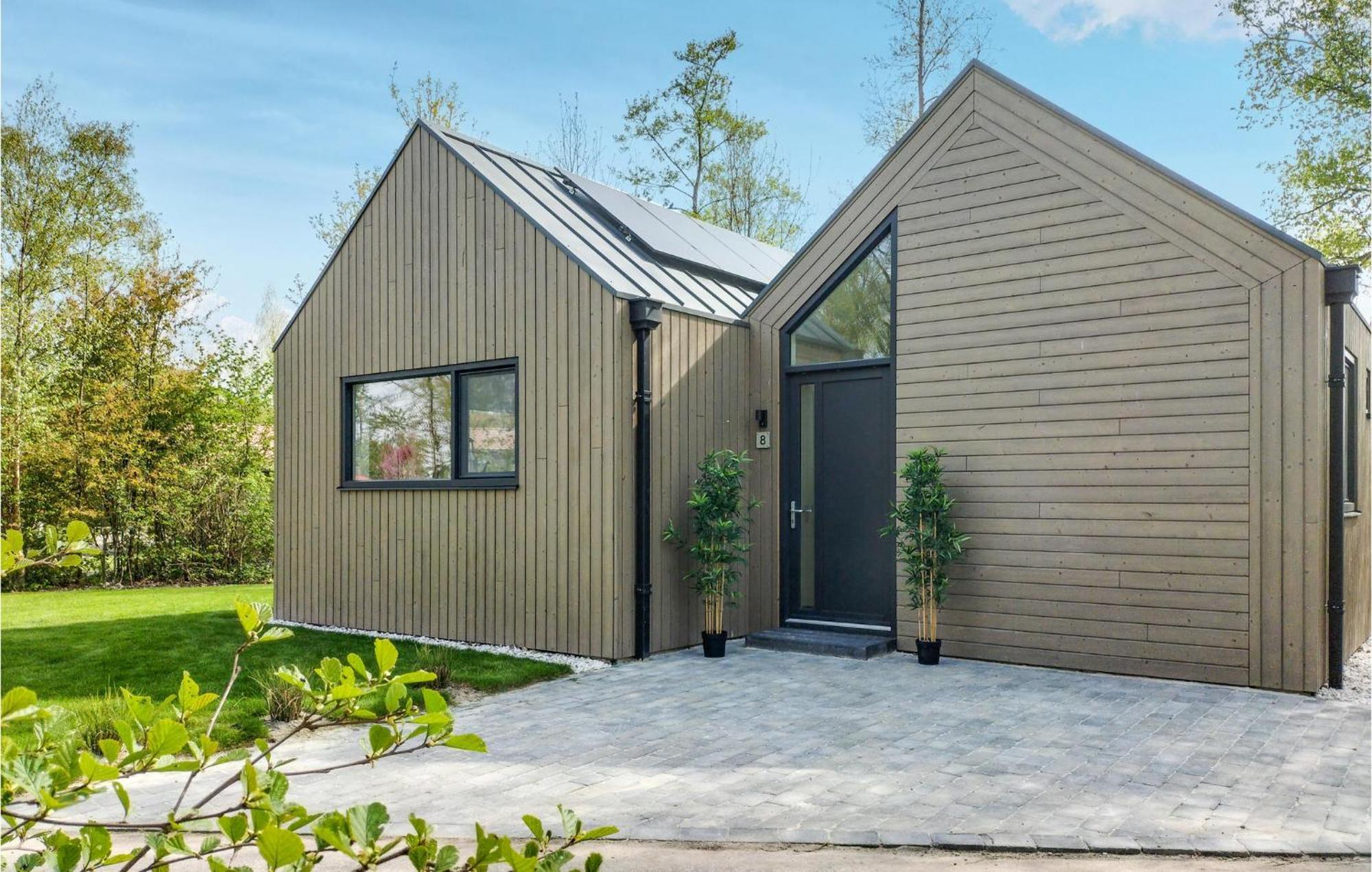 Cozy Home In Oosterwolde With Sauna Eksteriør billede