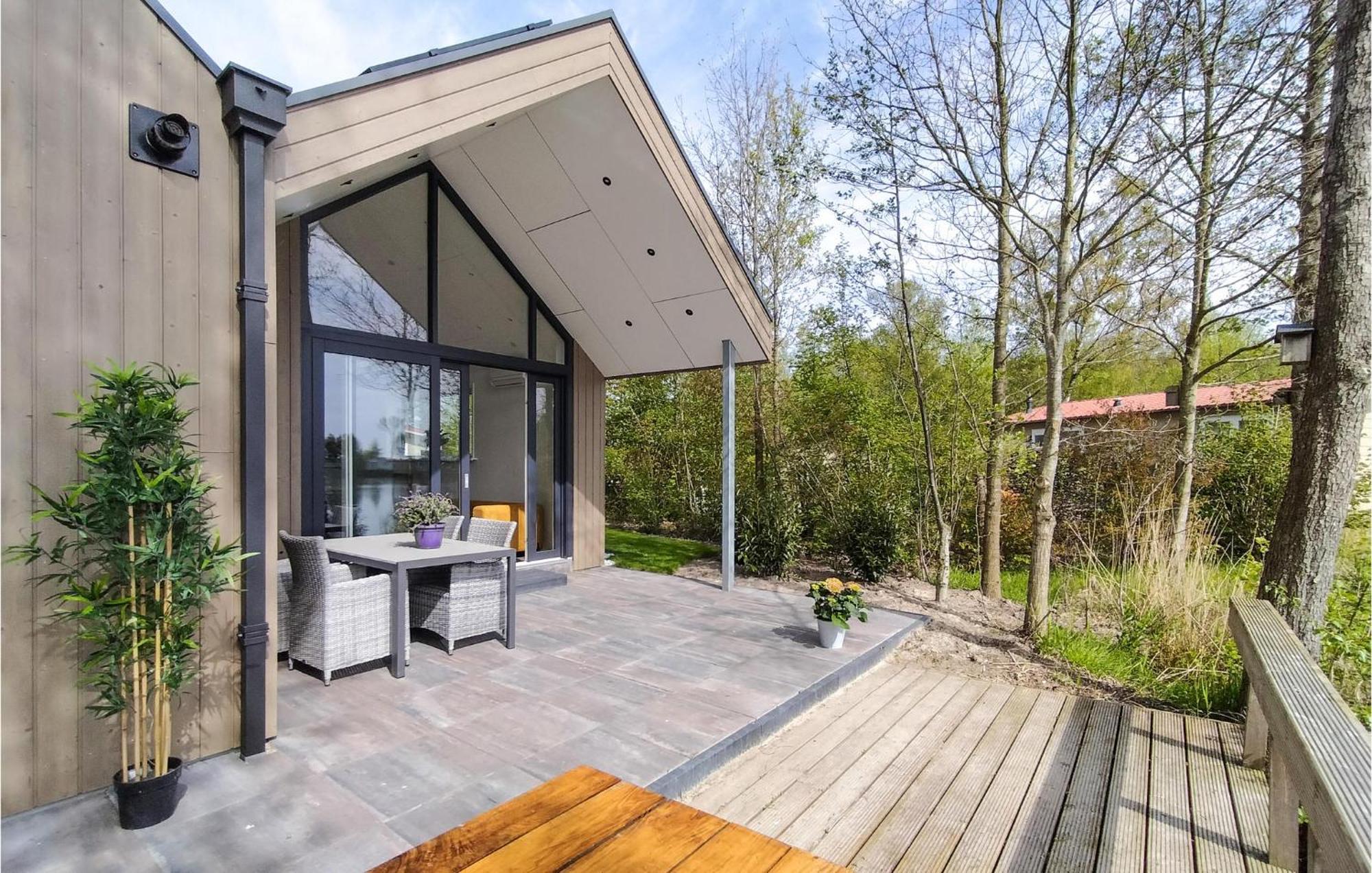 Cozy Home In Oosterwolde With Sauna Eksteriør billede