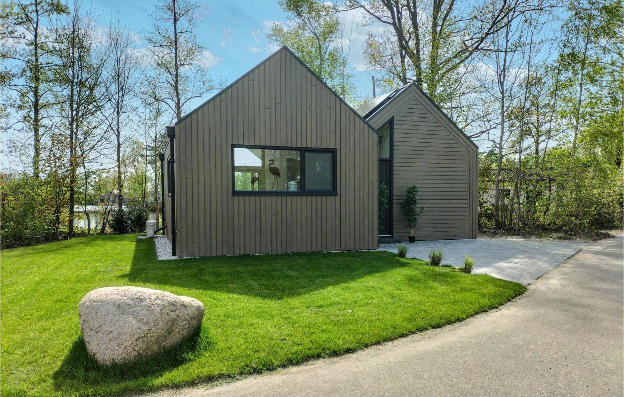 Cozy Home In Oosterwolde With Sauna Eksteriør billede